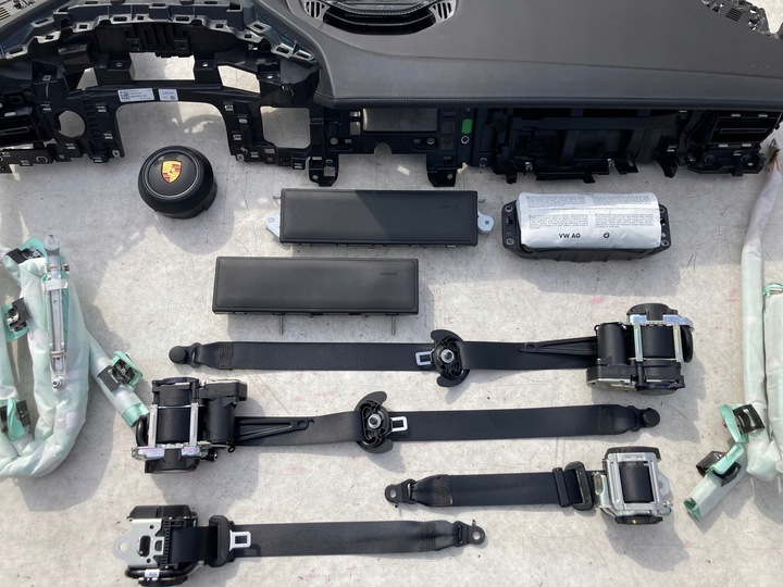 фото №6, Porsche taycan 9j1 hud панель консоль подушки ремені