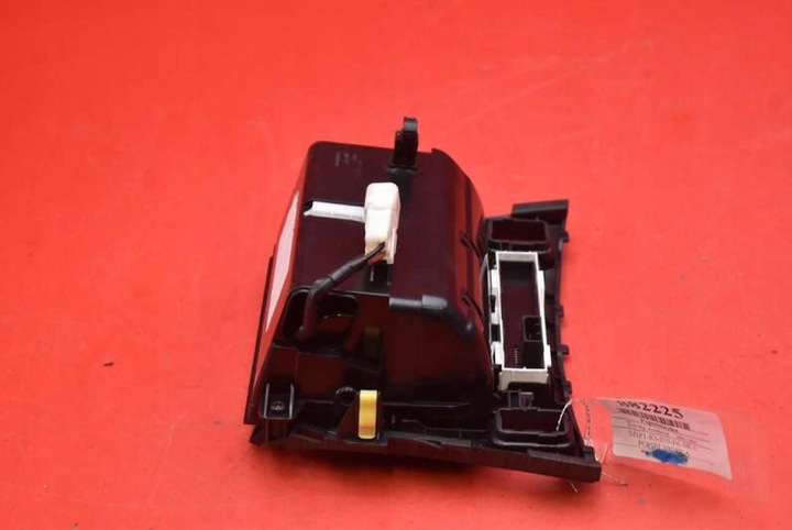 фото №6, Попільничка 58804-05040 toyota avensis t27 09-11