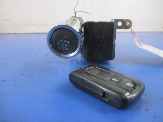 фото №1, Toyota corolla verso ii замок запалювання ключ кнопка старт сплав 626399-000