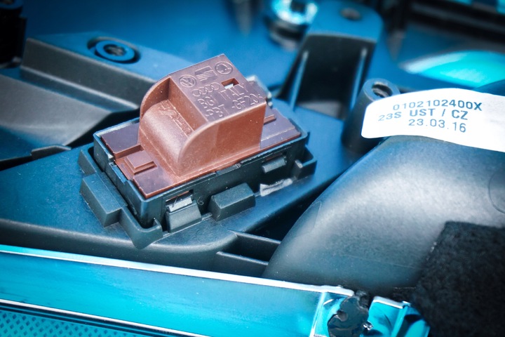 фото №8, Планка декоративная дверь audi a8 4h0867102e