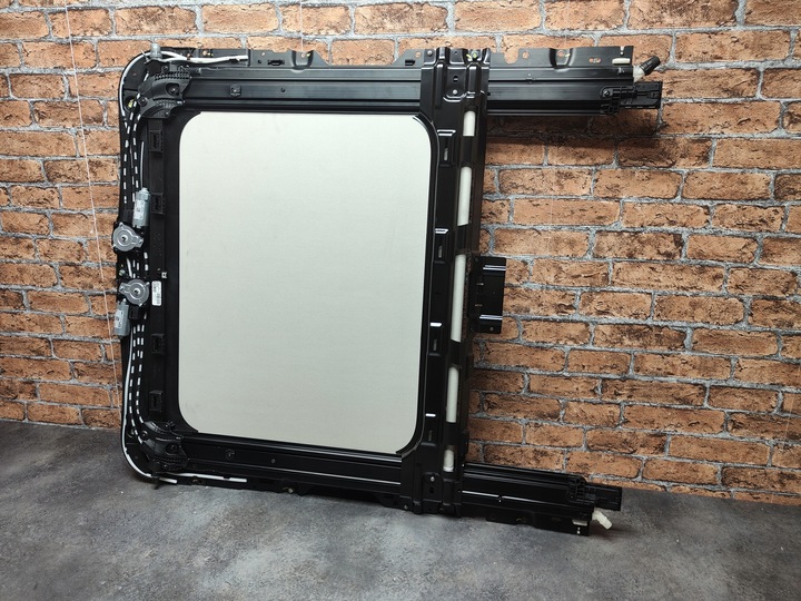 фото №15, Bmw g20 g20 lci g26 g42 люк дах зсувний скляний бежева стеля