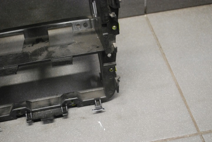 фото №3, Рамка корзина радио vw golf v 1k0858005c