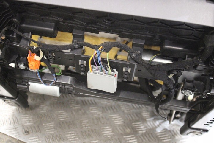 фото №8, Сидіння салон оббивка шкіра шкіра range rover discovery sport l550