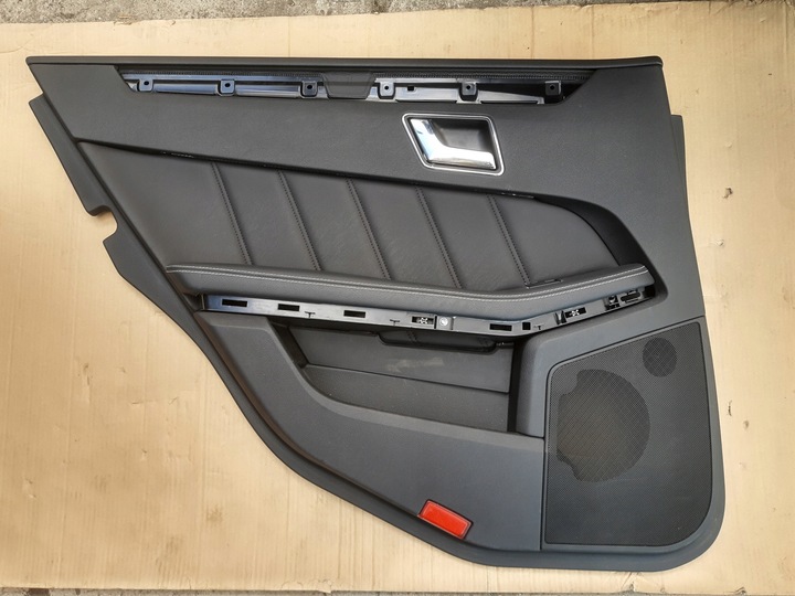 фото №1, Mercedes e w212 ліва задня оббивка двері лівий зад боковина 9g50