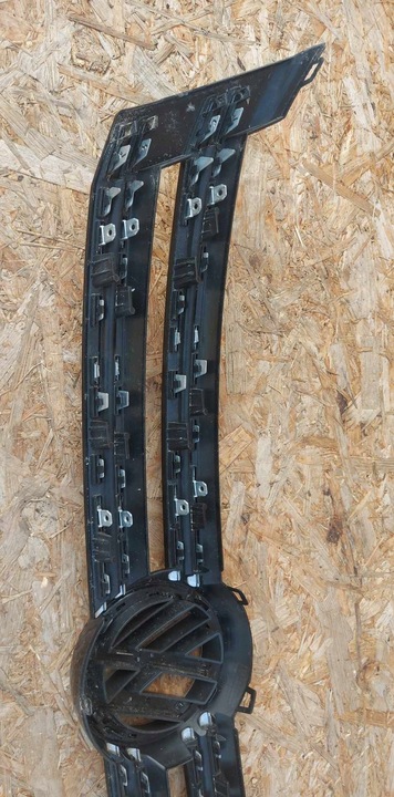 фото №5, Решётка радиатора решётка значок vw tiguan рестайлинг 5n0853655 5n0