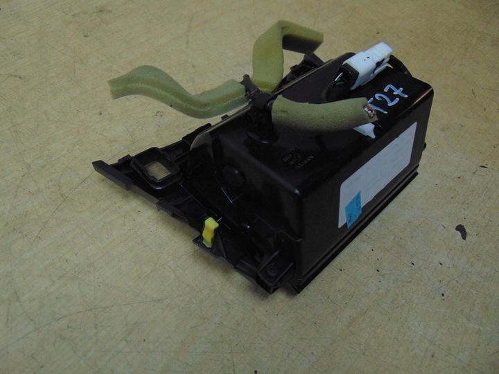 фото №9, Пепельница toyota avensis t27 58804-05040