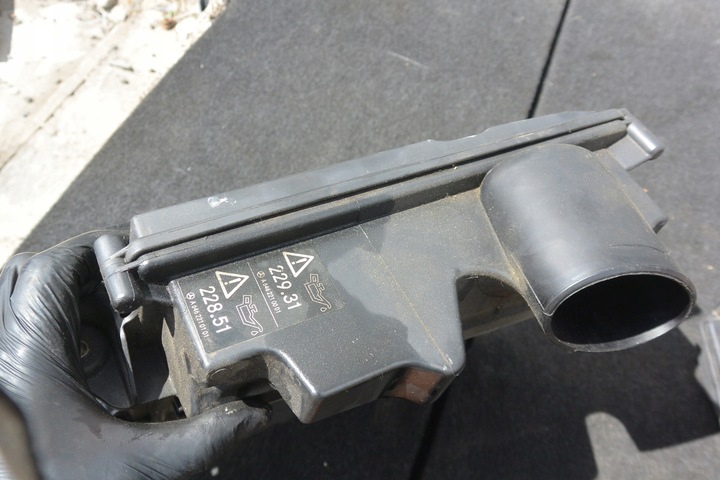 фото №9, Корпус фільтра повітря kpl 3.0 v6 om642 mercedes w211 w219