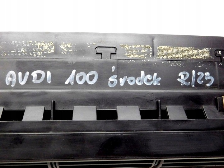 фото №11, R/21 audi a6 c4 100 решётка воздуховод консоли средняя 4a1820951b