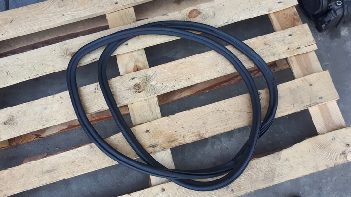 фото №1, S4 b8 рестайлинг a4 прокладка кузовная дверь перед