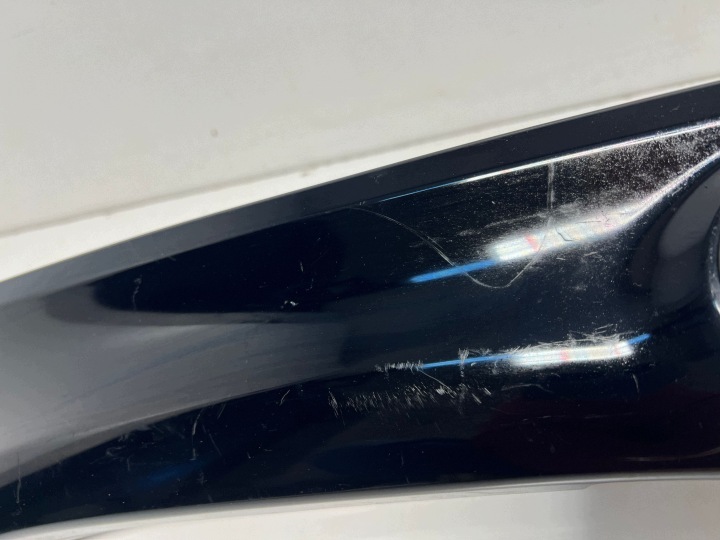 фото №5, Накладка молдинг na крышка багажника крышки зад toyota yaris iv 4 20- 76801-k0010