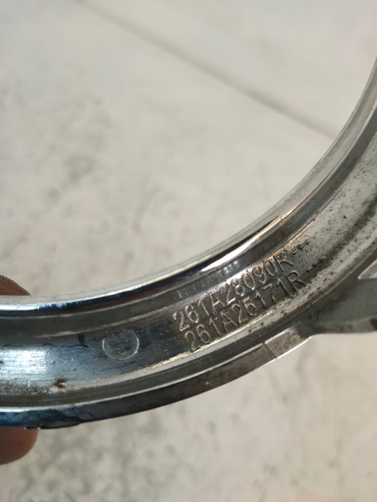 фото №3, Рамка лампи бампер twingo ii li 261a28090r