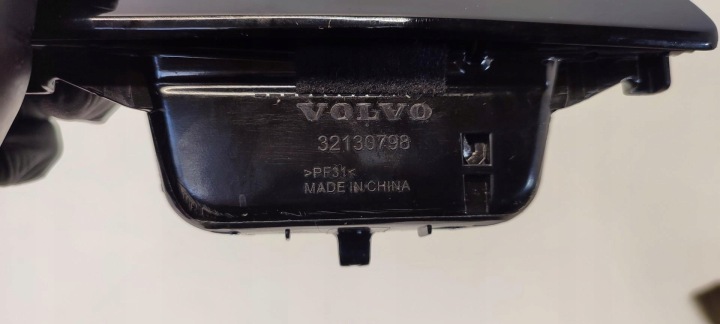фото №7, Volvo xc40 бардачок пепельница 32130800 32130798