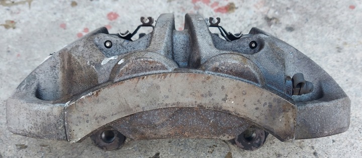 фото №9, Audi q5 80a супорт перед затискачі brembo передні праве ліве комплект 338mm