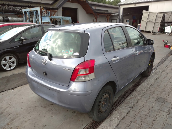 фото №13, Toyota yaris 2 ii дверь зад правые 8t4 5d