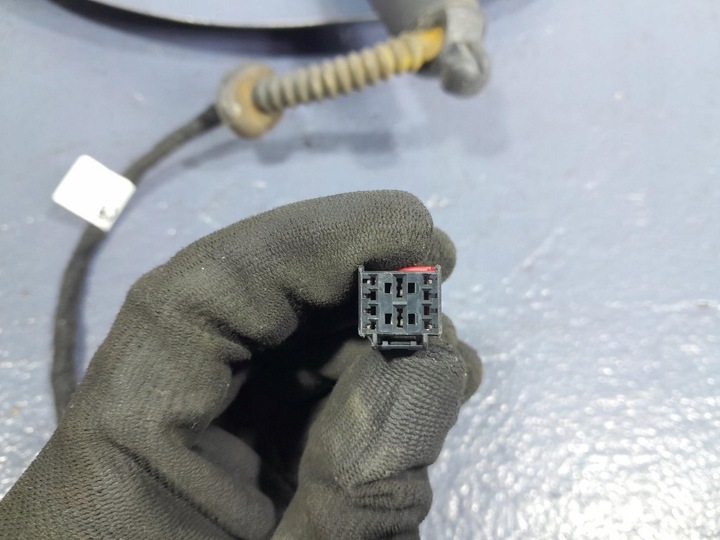 фото №4, Skoda superb iii hb амортизатор електричний кришки багажника 3v0827851