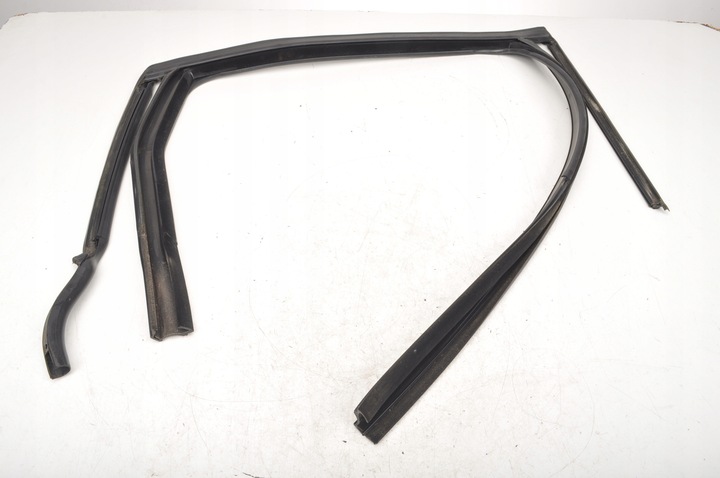 фото №1, Volvo xc60 i прокладка двері правий зад 31425689