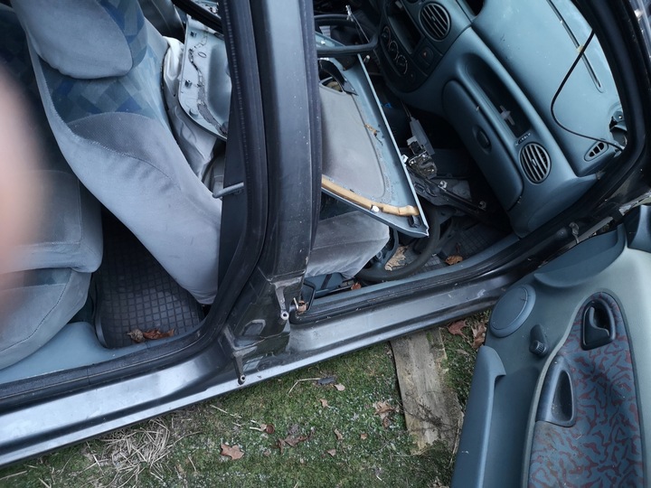 фото №1, Renault megane 1 i 95-02 порог стойка a b правые