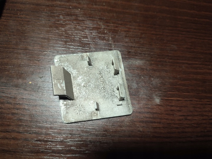 фото №2, Mercedes c w203 заглушка бампера зад a2038850126