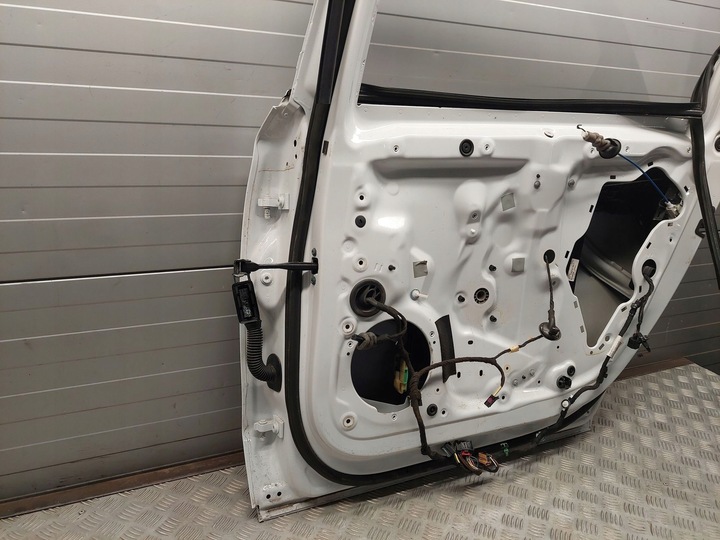 фото №10, Audi a8 s8 d4 4h 2015 зад сторона правая дверь задние