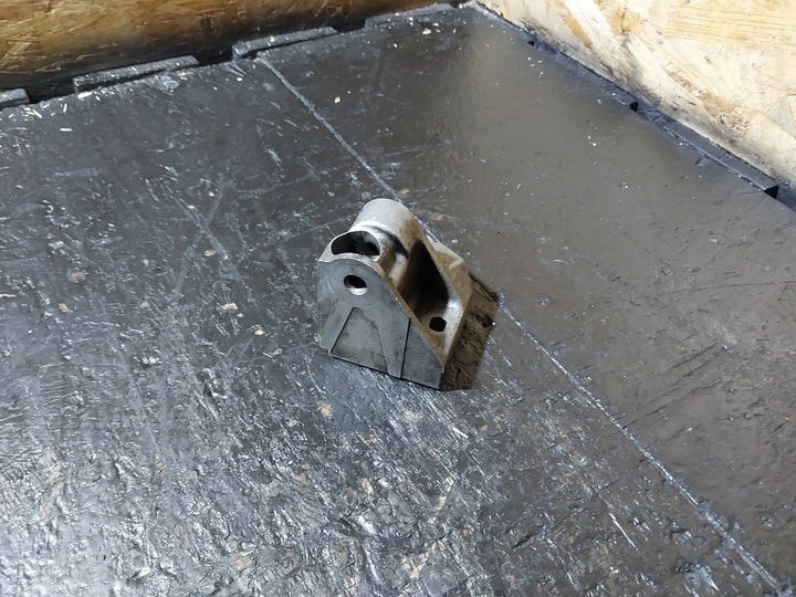 фото №8, Лапи / кріплення двигуна bmw 3 e46 320d m47d20 136km 2247294