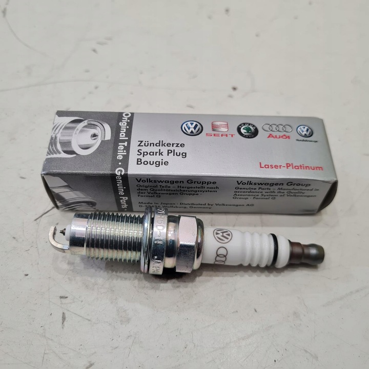 фото №2, Vw golf iv passat b5 2.3 v5 свеча зажигания зажигания 101000062ab