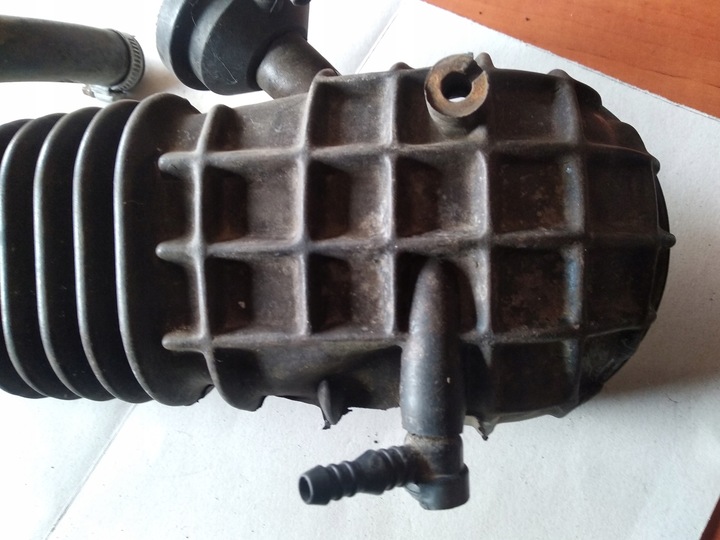 фото №8, Труба шланг повітря audi 100 c3 2,0b 034133357h