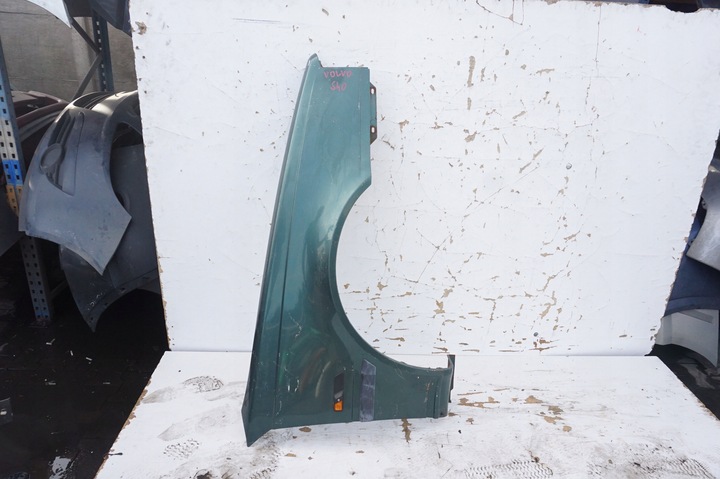 фото №1, Крыло правый перед volvo 460