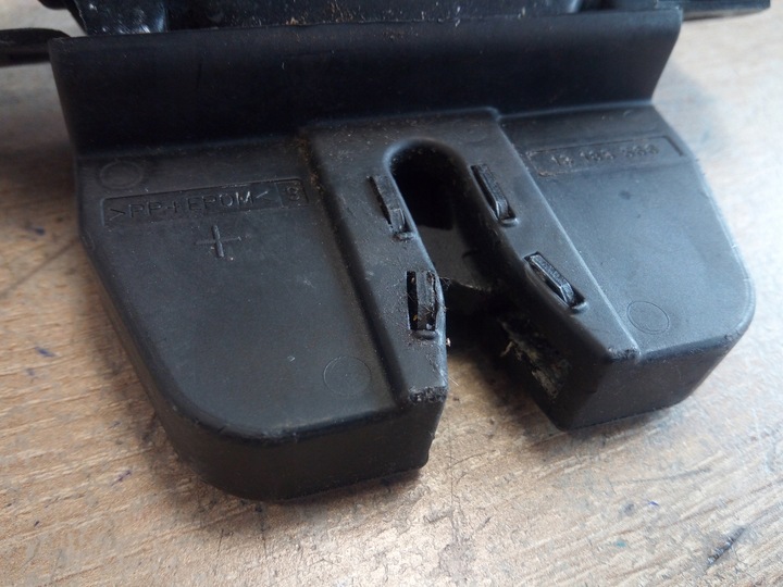 фото №3, Замок кришки зад opel vectra c універсал signum 13185566 оригінал.