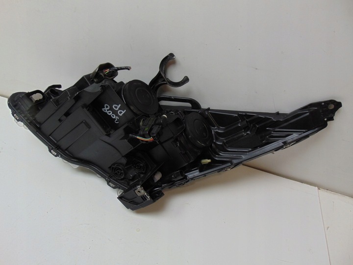 фото №12, Лампа правая перед peugeot 3008 2009-2013 9682519080 оригинал европа