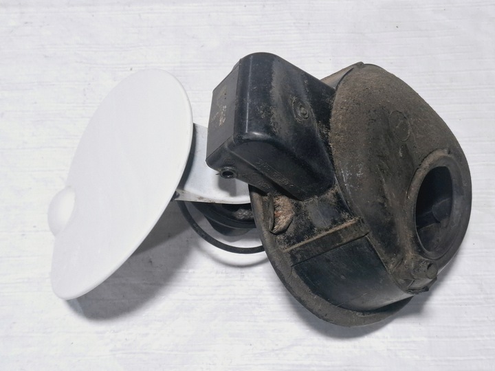 фото №6, Заливна горловина кришка заливання пального vw up! up 1s0 1.0 mpi lb9a біла 1s0809857k