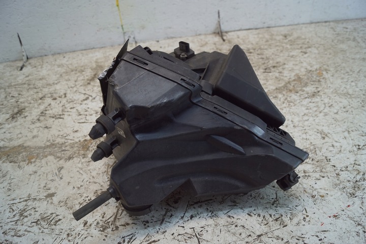 фото №5, Корпус фильтра воздуха audi a4 b8 8k0133843e