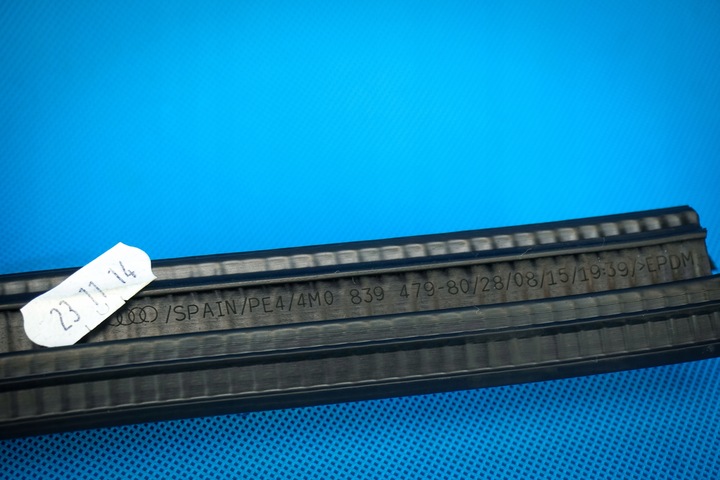 фото №7, Прокладка накладка стёкла левый зад audi q7 sq7 4m 4m0839479