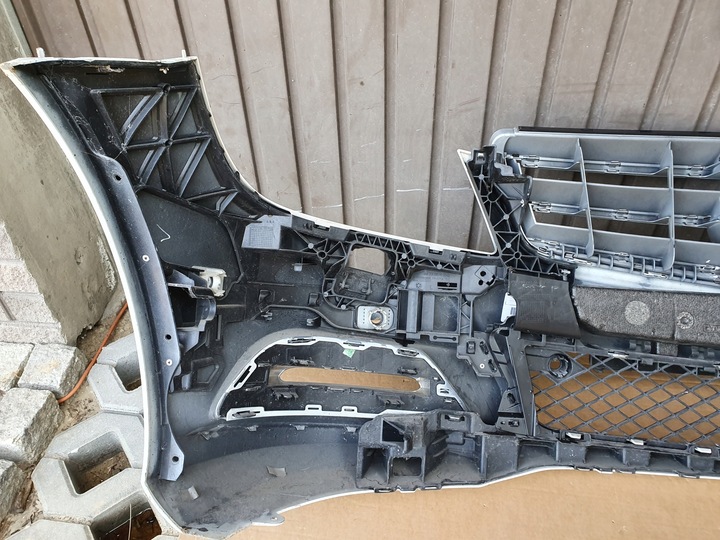 фото №11, Mercedes 204 рестайлінг бампер решітка avantgarde