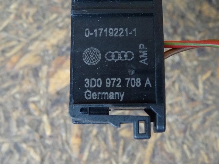 фото №9, Audi a4 b8 8k рестайлинг разъём соединитель радио дисплея 3d0972708a 4e1035750