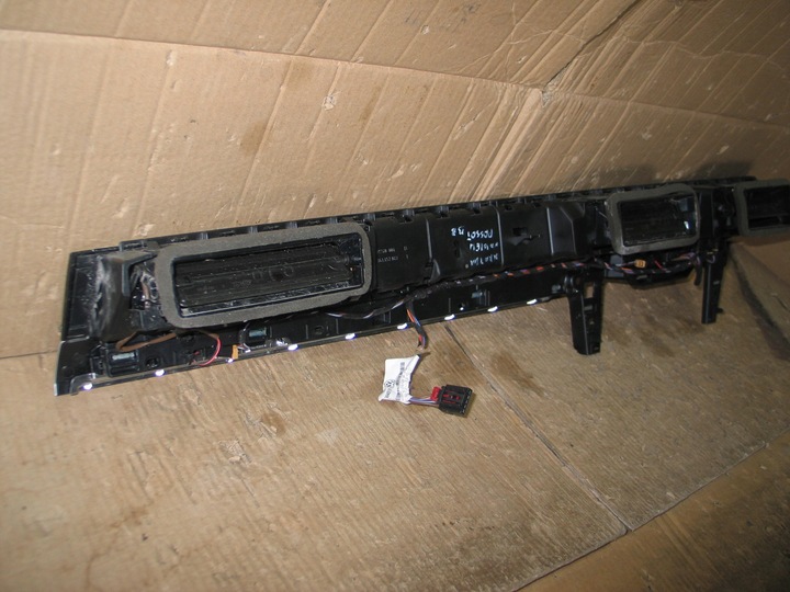 фото №11, Планка dekor решітка повітропровід годинник vw passat b8 3g1853262aj