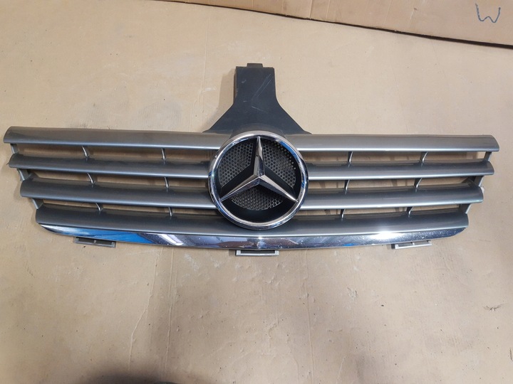 фото №1, Mercedes c w203 sport купе решётка решётка радиатора держатель a2038801083