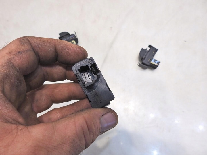 фото №4, Кнопка скла citroen c5 i рестайлінг 96515962zw