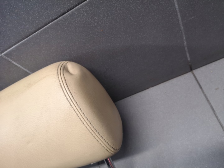 фото №5, Подголовник левые перед vw touareg кремовый кожа