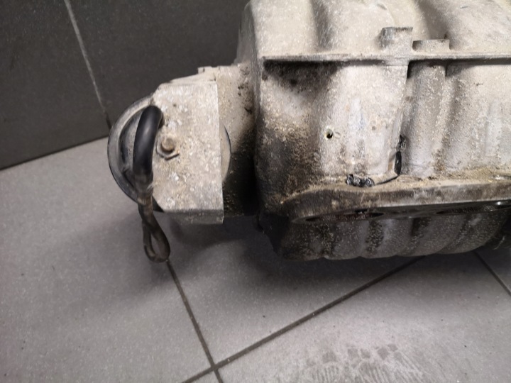 фото №6, Колектор впускний  audi a8 d2 3.7 aew 077133185h