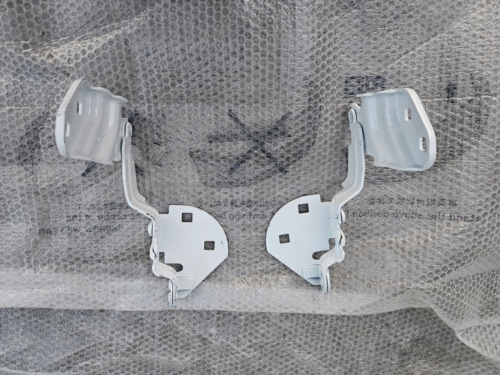 фото №1, Tesla 3 iii 1643846-00-a рестайлинг петля капота правый