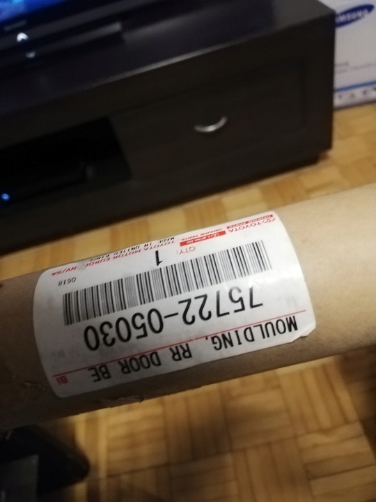 фото №2, Avensis t27 08-18 планка хром скло двері зад лівий 75722-05030