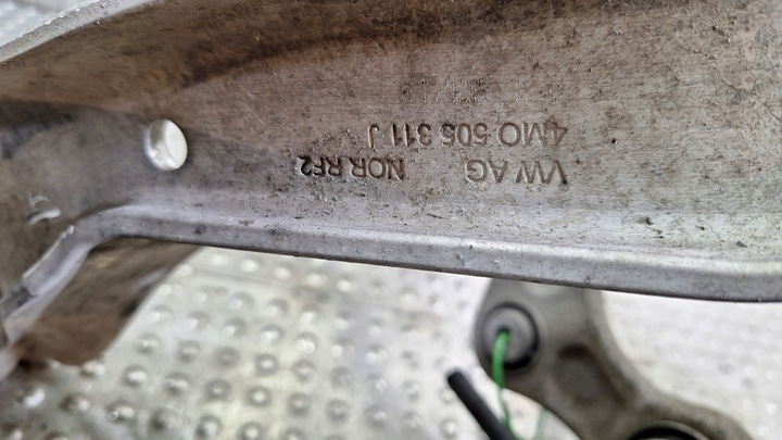 фото №8, Поворотный кулак рычаги левый зад 4m0505459d audi sq7 q7 4m touareg cr7 iii 4x4