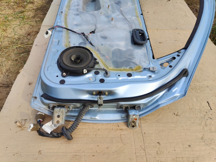 фото №10, Левое передние дверь nissan almera n16 2000-2006