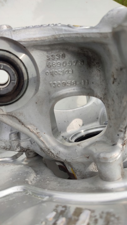фото №10, Bmw ix i20 xdrive поворотный кулак задняя правое 6890578
