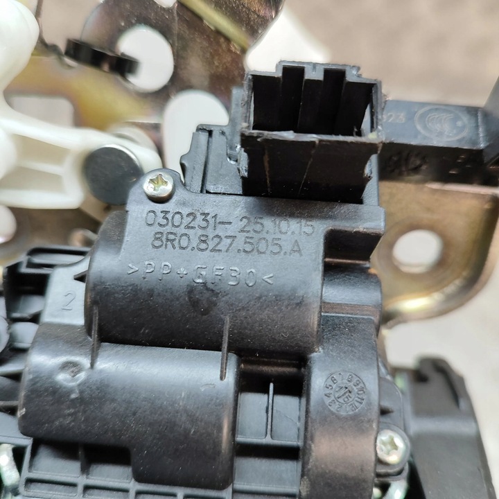 фото №6, Audi q3 8u 2016 замок кришки задньої / багажника