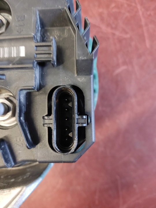 фото №7, Генератор volvo 15196041 0124655131 jak новый