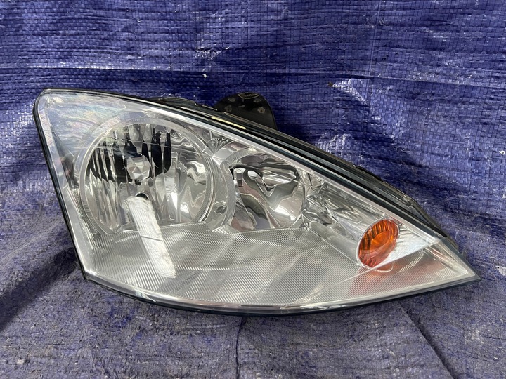 фото №1, Ford focus mk1 рестайлінг права лампа передня