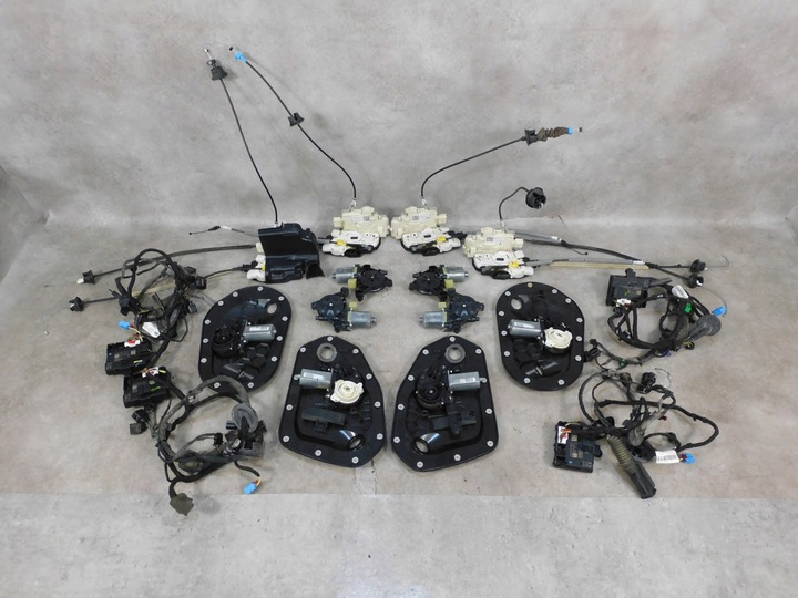 фото №1, Audi q7 4m натяжители дверь softclose soft close комплект передний рестайлинг