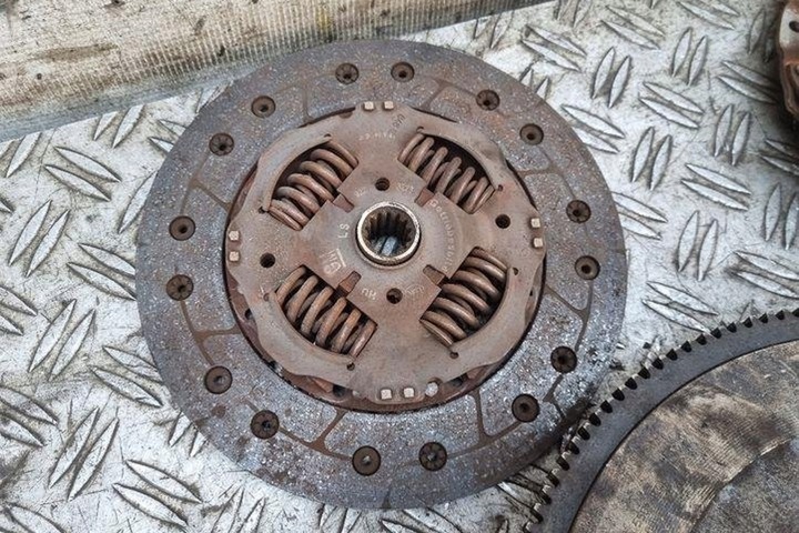 фото №16, Комплект зчеплення opel astra j gtc r90400169 1.6l бензин 132kw 2013