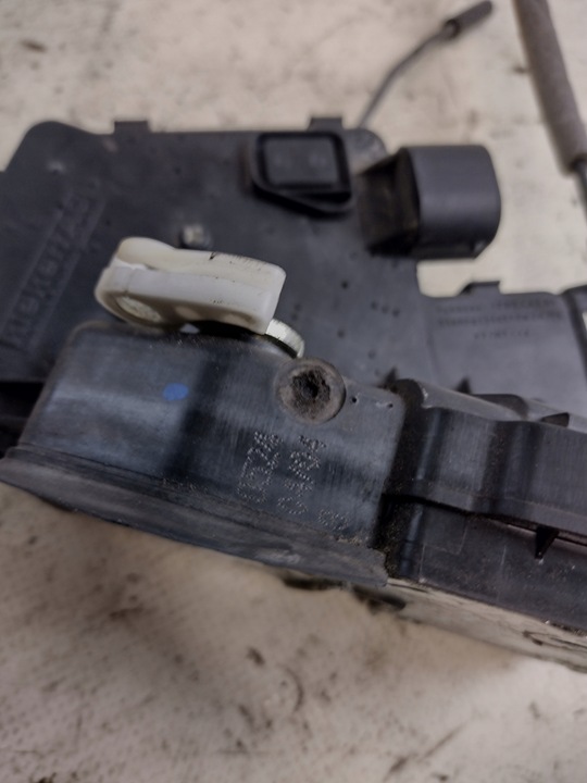 фото №8, Замок двері праві задній bmw e46 sedan 7pin